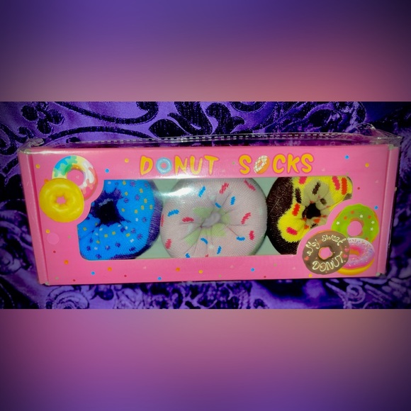 Donut Box Socks Gift Set - Set of 3 - Picture 4 of 5